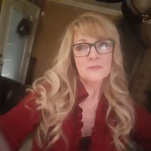 Meet your Posher, Carol